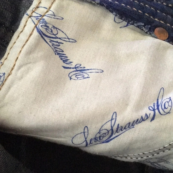 Vintage Levi’s Jeans - Picture 7 of 9